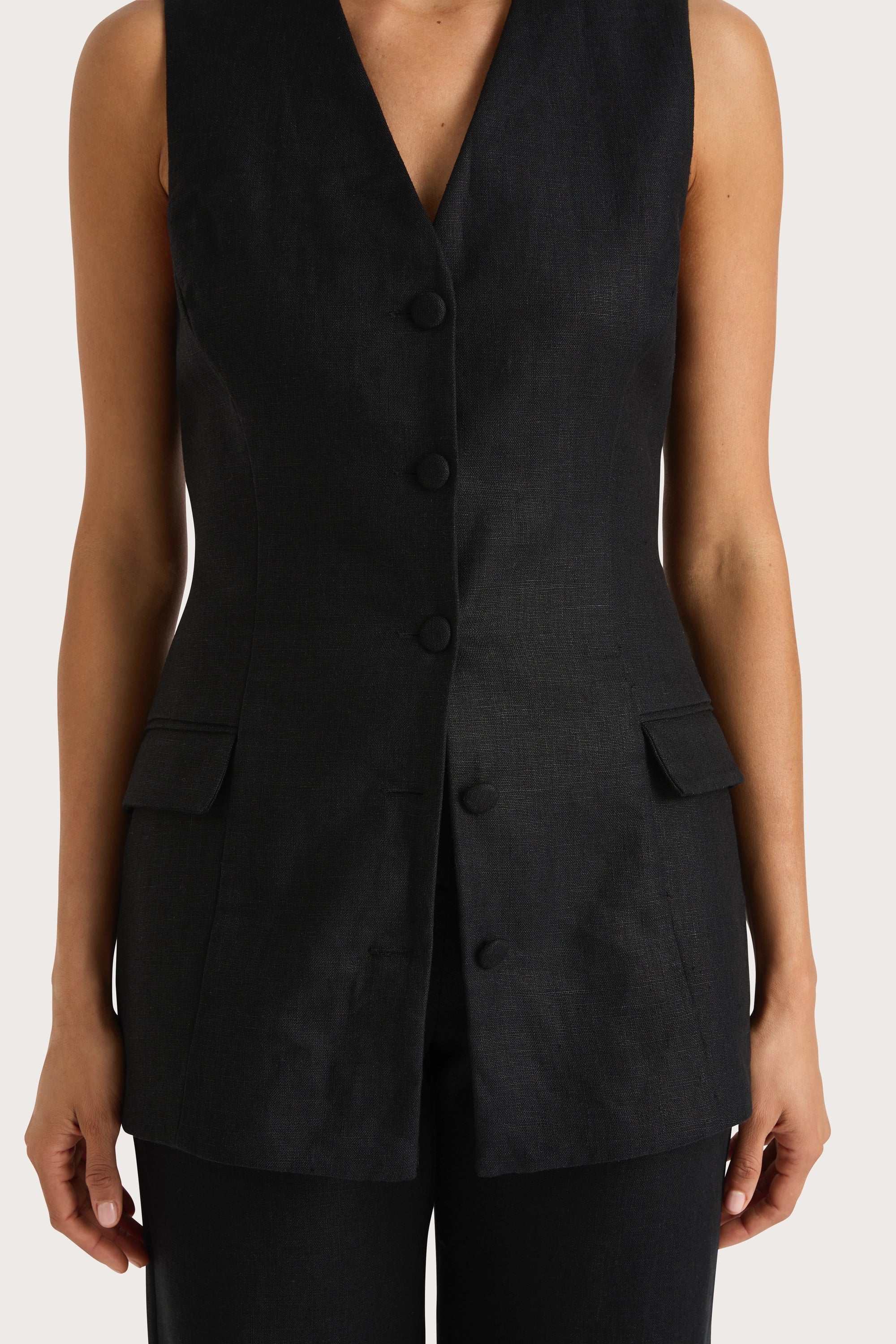Eloise Vest Black - Final Sale