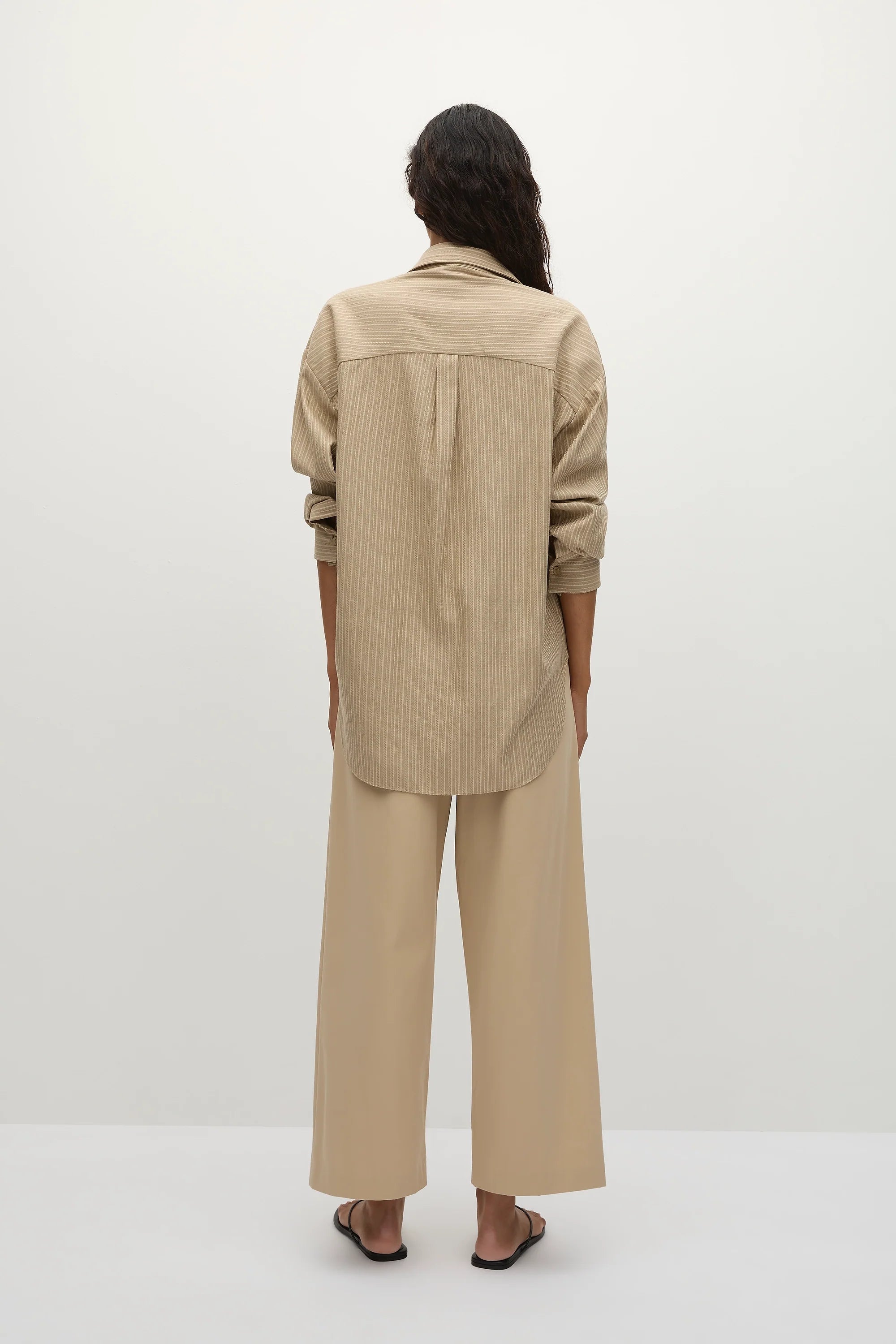 En Vau Oversized Shirt Pinstripe Fawn White - Final Sale