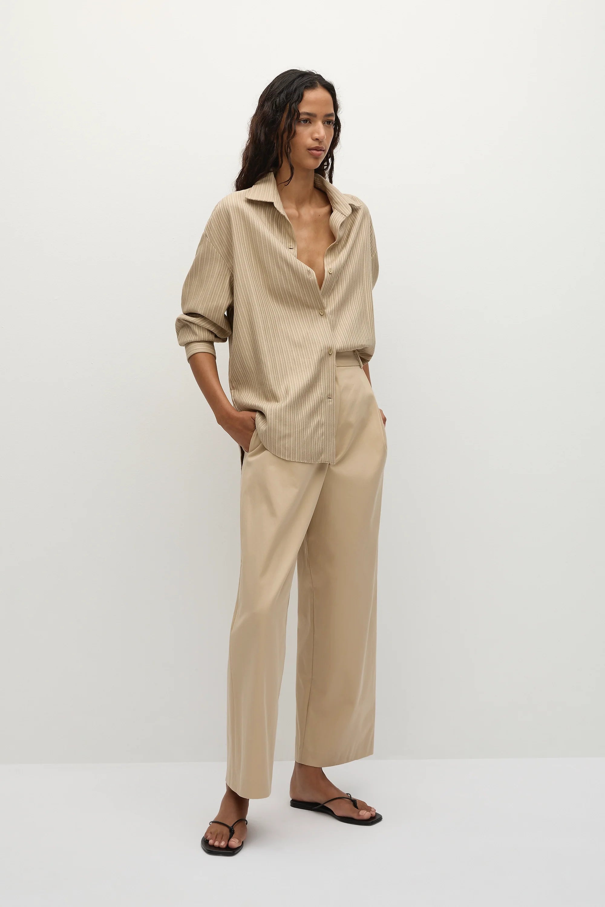 En Vau Oversized Shirt Pinstripe Fawn White - Final Sale